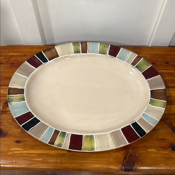 Tabletops Unlimited Lifestyles 18" Oval Serving Platter in Jentry Pattern - Picture 1 of 4